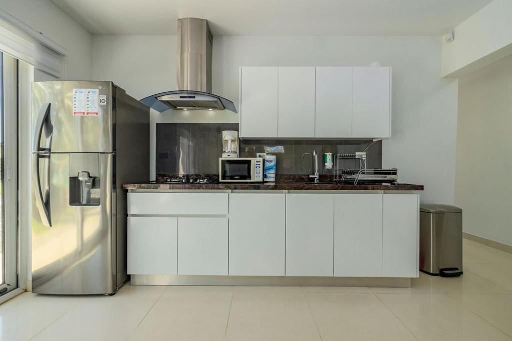 Koyari Modern Condos 9Br 7Ba Sleeps 26 W/ Pool And Roof Deck Palm Beach Exterior foto