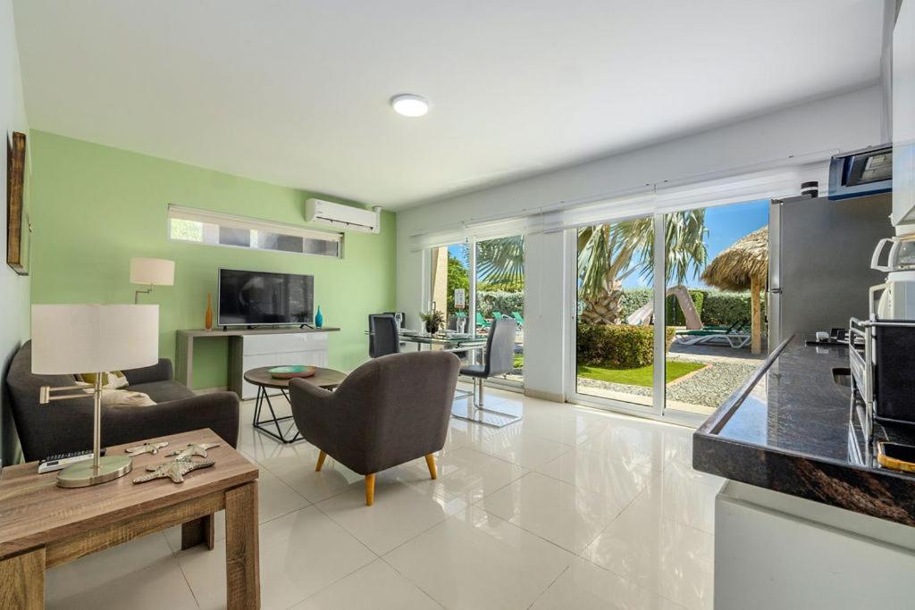 Koyari Modern Condos 9Br 7Ba Sleeps 26 W/ Pool And Roof Deck Palm Beach Exterior foto