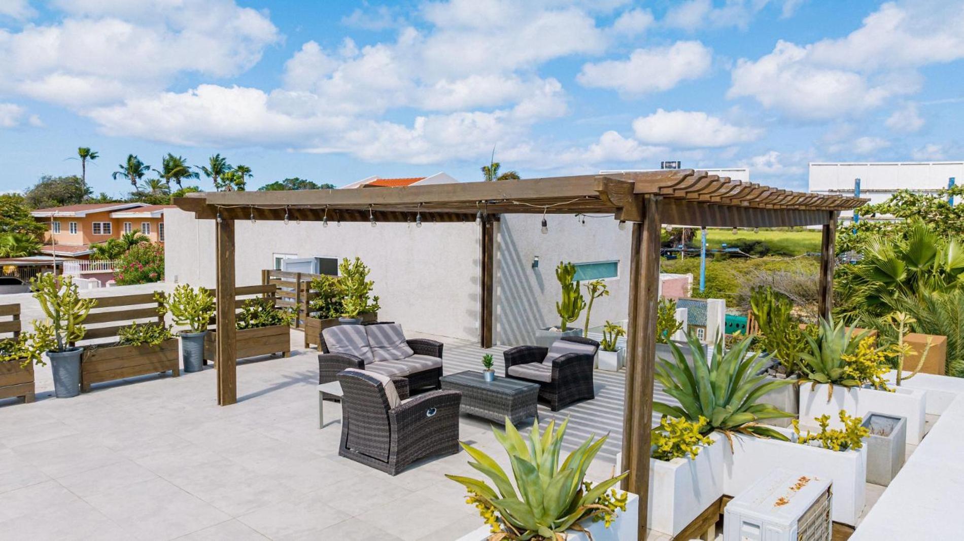 Koyari Modern Condos 9Br 7Ba Sleeps 26 W/ Pool And Roof Deck Palm Beach Exterior foto