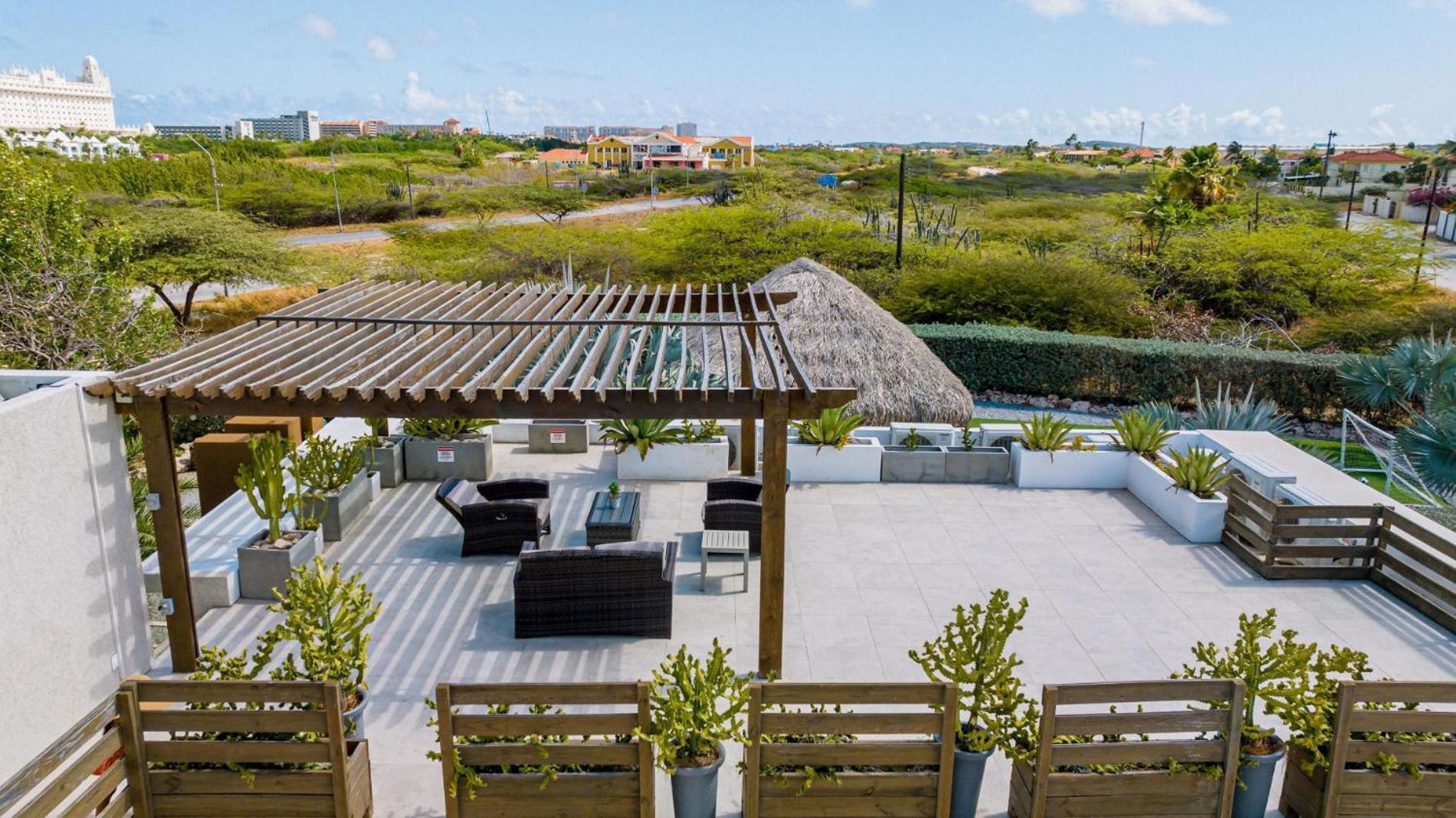Koyari Modern Condos 9Br 7Ba Sleeps 26 W/ Pool And Roof Deck Palm Beach Exterior foto