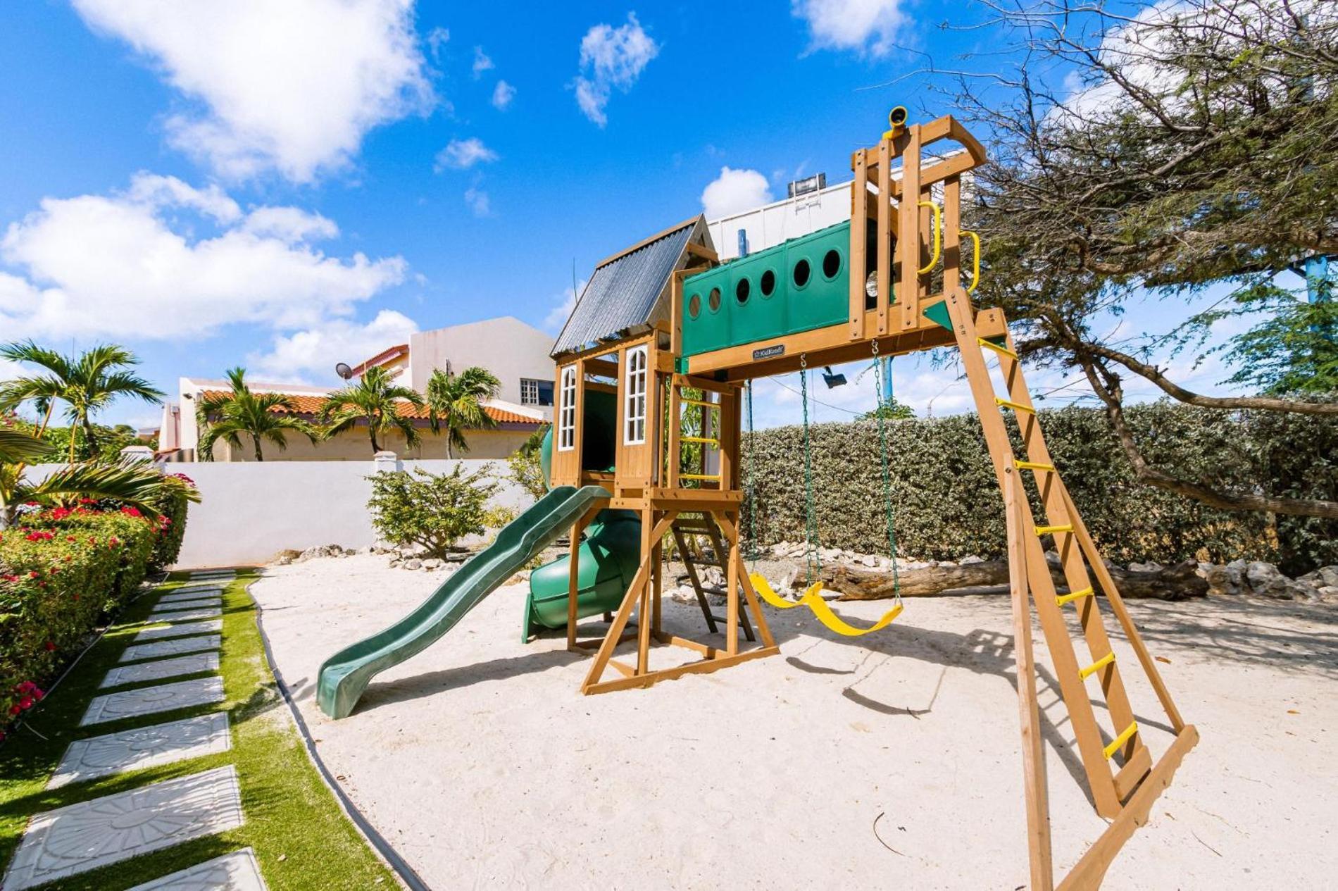 Koyari Modern Condos 9Br 7Ba Sleeps 26 W/ Pool And Roof Deck Palm Beach Exterior foto