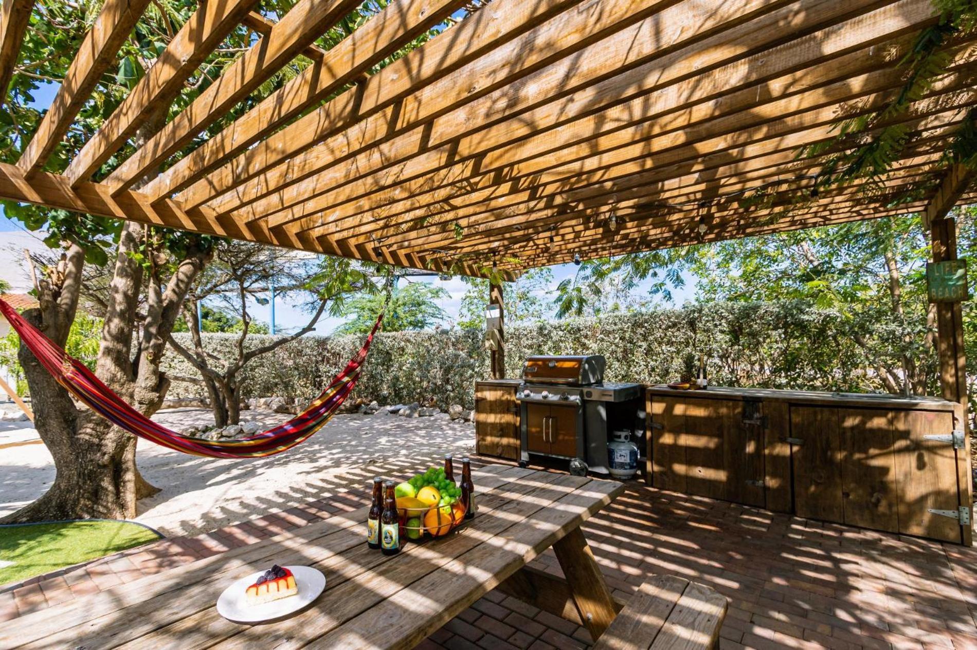 Koyari Modern Condos 9Br 7Ba Sleeps 26 W/ Pool And Roof Deck Palm Beach Exterior foto