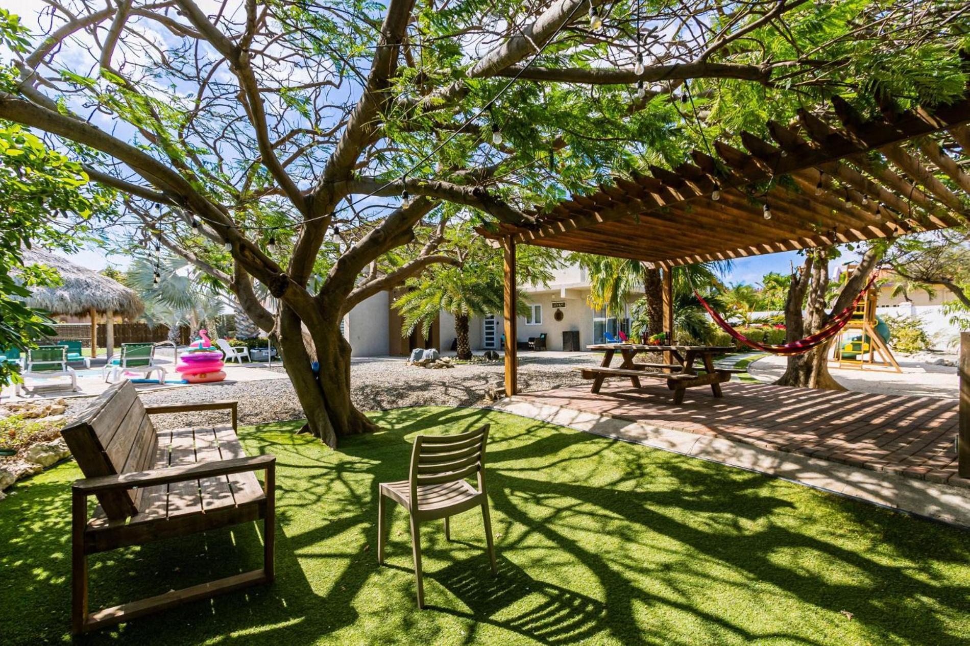 Koyari Modern Condos 9Br 7Ba Sleeps 26 W/ Pool And Roof Deck Palm Beach Exterior foto